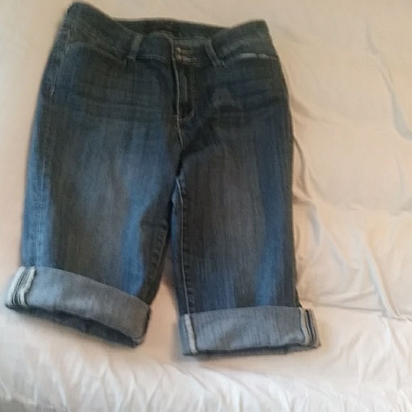 Cropped Seven Jeans - Picture 1 of 3